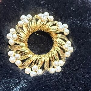 Monet Gold and Pearl Leaf Brooch